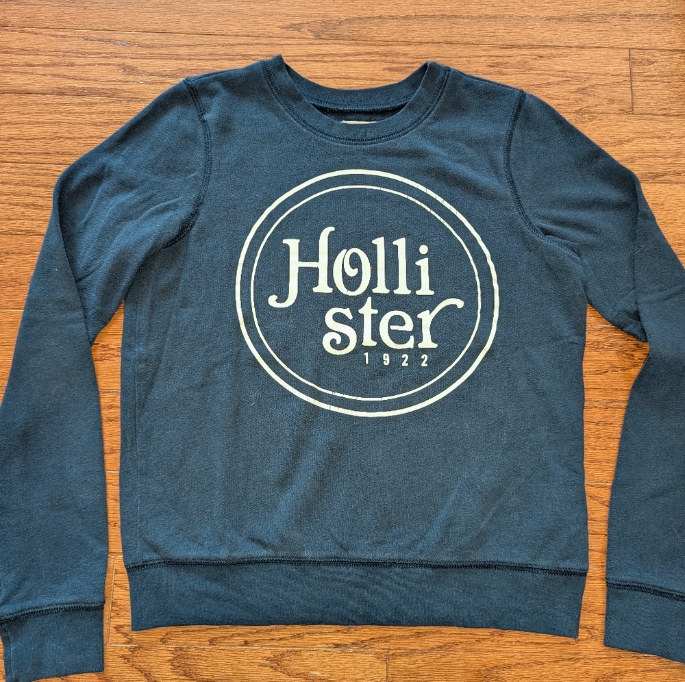 Hollister navy blue & White Crew Neck Sweatshirt - Small - preppy